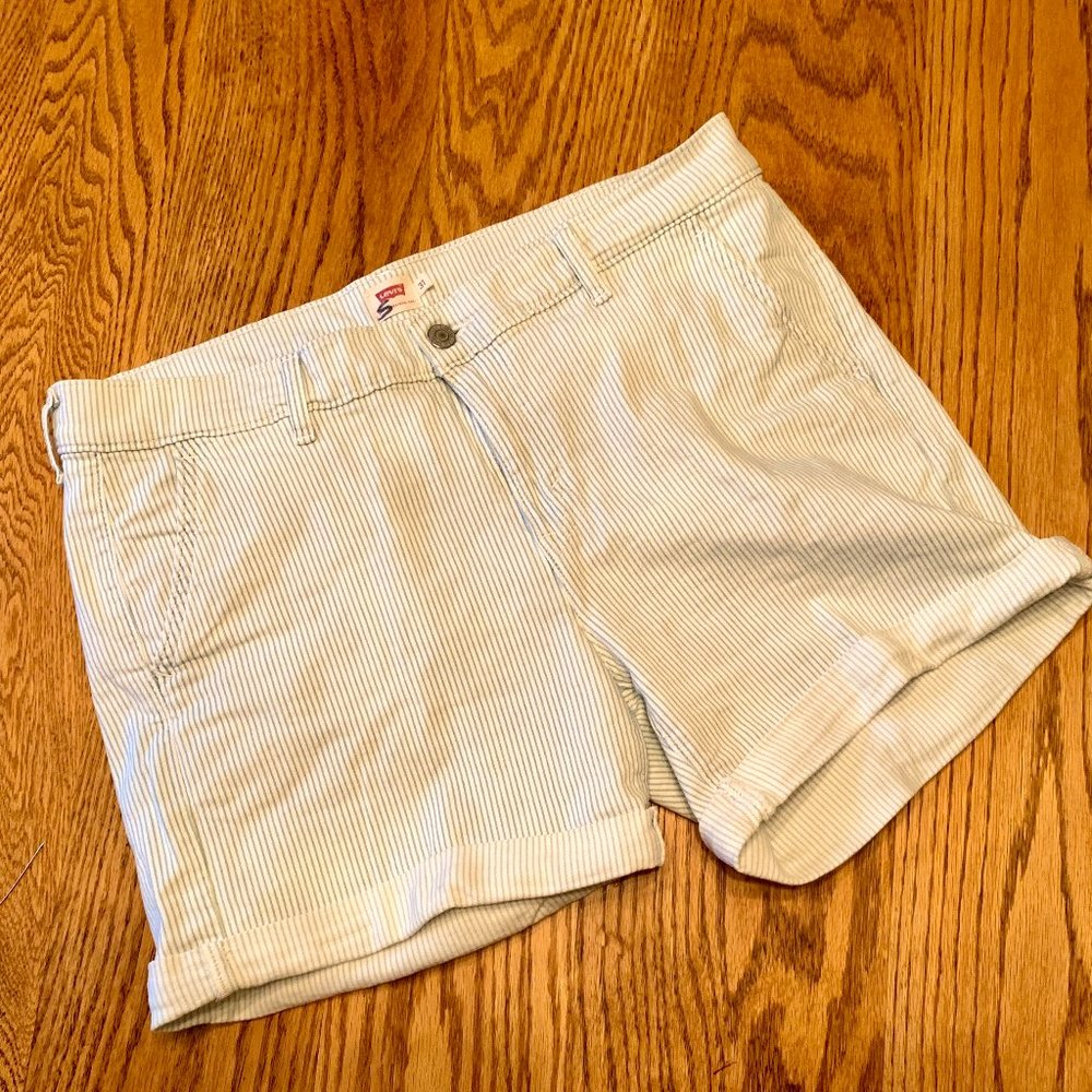 "Levi's" RR stripe, cuffed shorts, 31